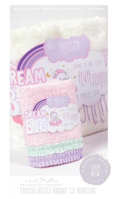 Trusou de botez personalizat si brodat cu norisori pufosi si ursuleti pentru fete, Dream big little girl 18